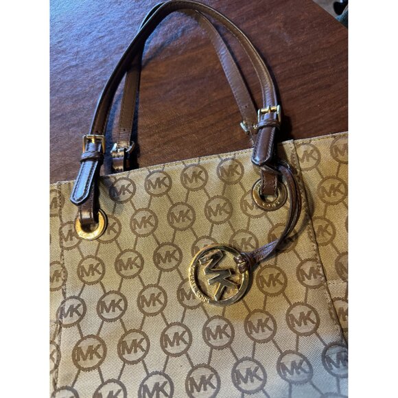 Michael Kors Signature Brown Monogram Tote Bag With Gold MK Charm & Leather Hand - Picture 2 of 5